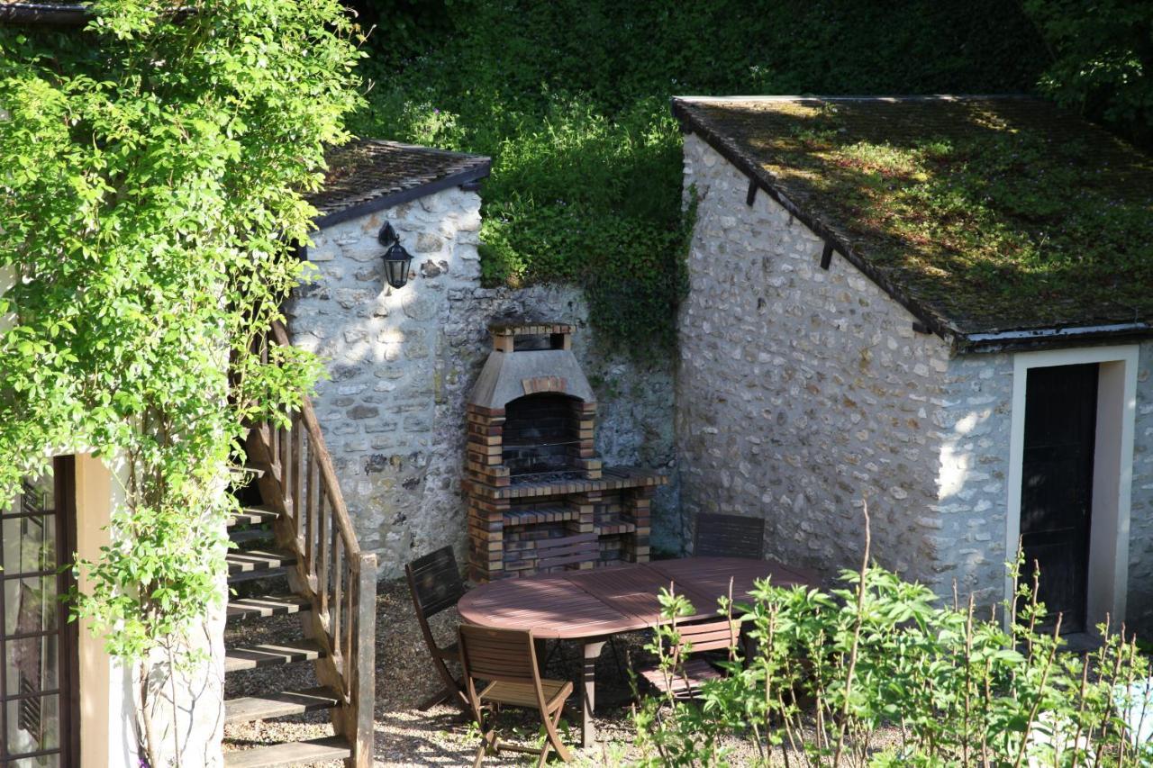 Le Noyer Bed & Breakfast Breuilpont Bagian luar foto