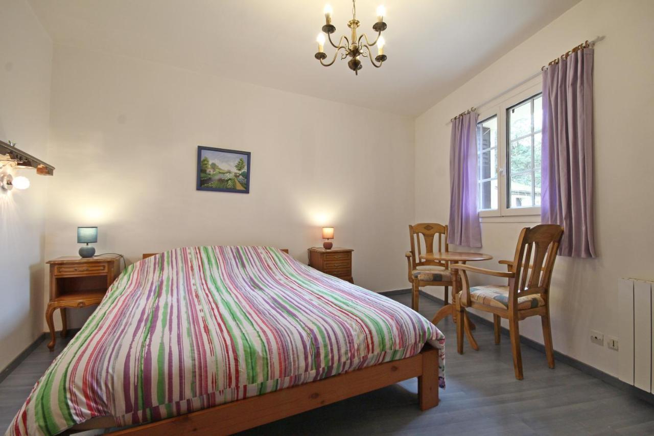 Le Noyer Bed & Breakfast Breuilpont Bagian luar foto